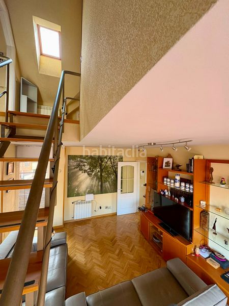 Foto 0c1c5240-0ddf-434c-9ede-f94dc72341c2. Rent duplex with heating parking in Valdeacederas Madrid