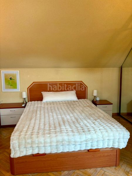 Foto 1649e7aa-3d99-4a72-accc-4ca539369fba. Rent duplex with heating parking in Valdeacederas Madrid