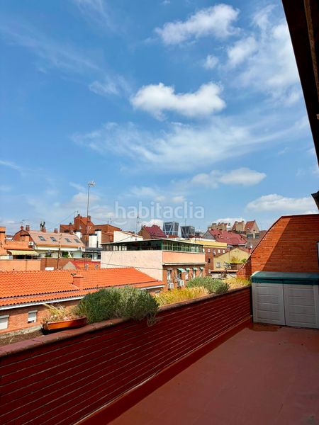 Foto 2250a2c1-9d51-49c6-a752-88794429ccea. Rent duplex with heating parking in Valdeacederas Madrid