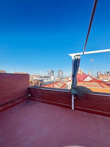 Foto 7f5b4457-a76a-45f5-bbf3-b339a4aa8136. Rent duplex with heating parking in Valdeacederas Madrid