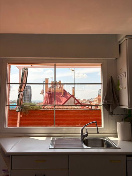 Foto 8a01c399-9bf6-41ed-8f39-188ec1e0a7cb. Rent duplex with heating parking in Valdeacederas Madrid