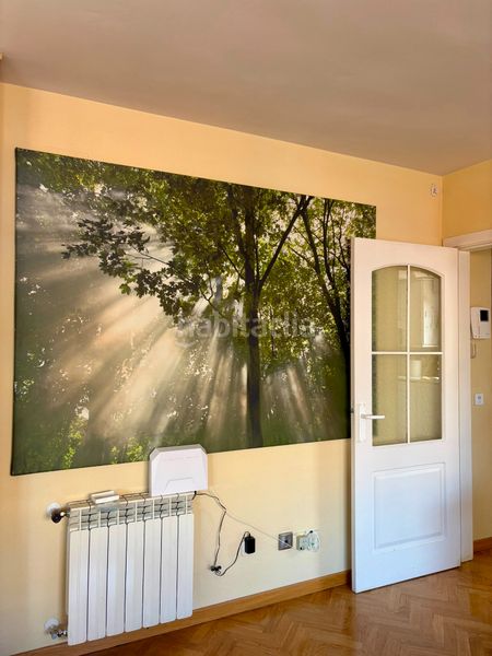Foto c5a75a46-1191-453e-91a0-69705e840538. Rent duplex with heating parking in Valdeacederas Madrid