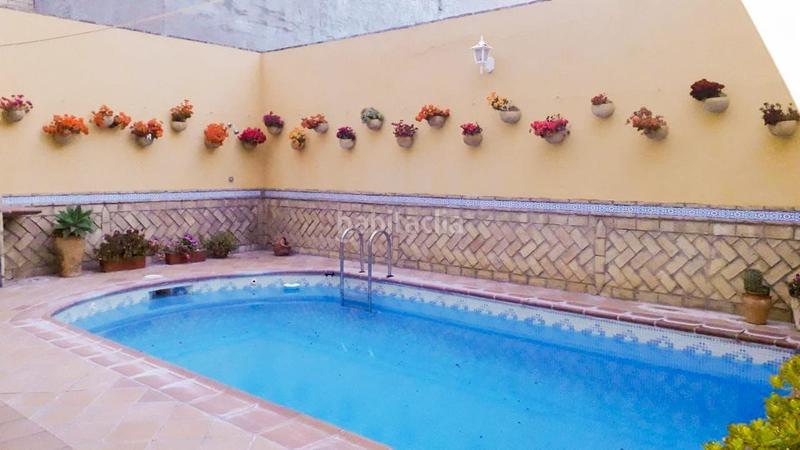 Foto eab17a88-751d-4949-8bd7-787e2e0e78ae. Casa amb aparcament piscina a Salesianos Utrera