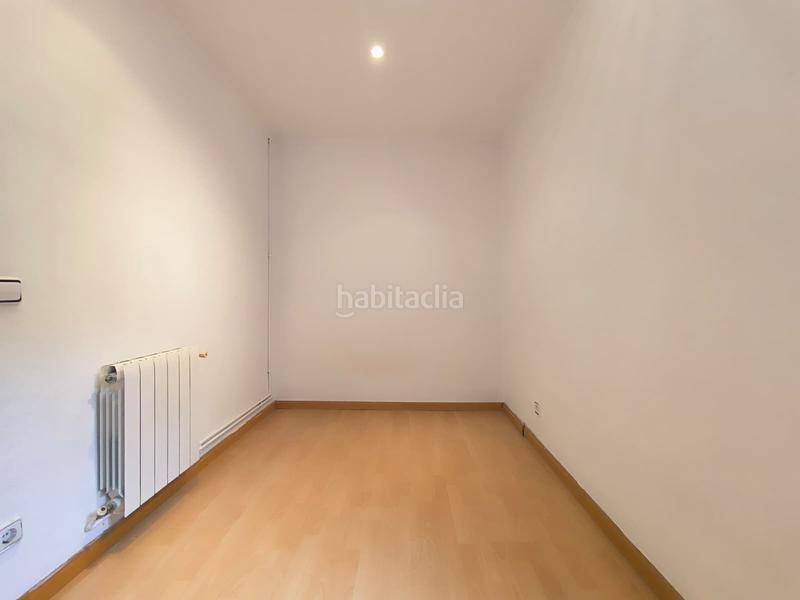 Foto 43b9c8bf-f7fb-4598-811e-e603bc5a0e38. Attique avec chauffage dans La Gavarra Cornellà de Llobregat