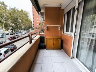 Pis  Les garrigues. Precioso piso junto a la carretera de esplugues