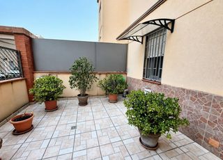 Flat  De campfaso. Planta baja, terraza y patio
