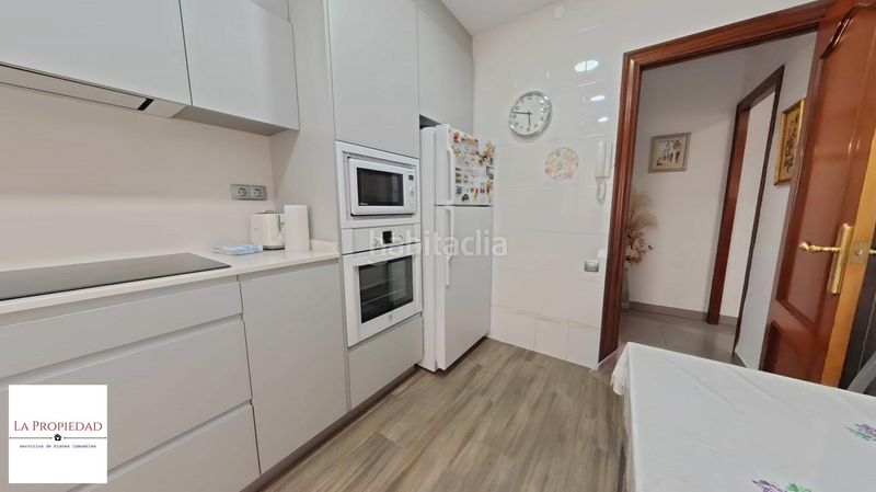 Foto 3f94c329-ed45-479c-b5e6-e8cfc8dd0680. Dúplex amb calefacció aparcament a La Gavarra Cornellà de Llobregat