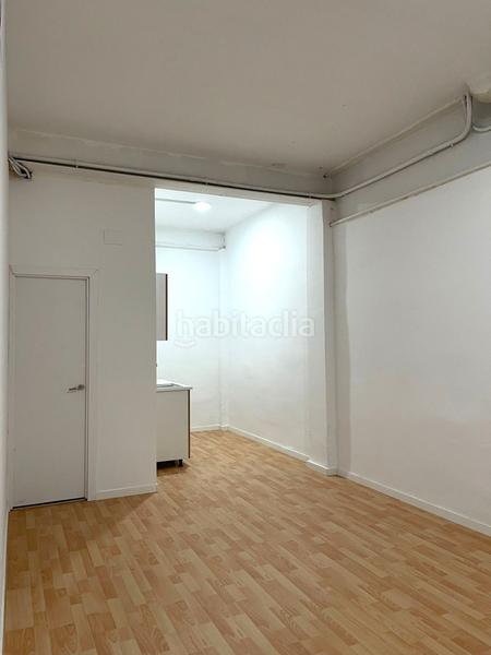 Foto 2e5d11cc-be20-4a0c-b60c-55221546ec88. Local comercial a Horta Barcelona