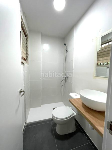 Foto ee6eb4d3-acf9-48dd-b3f6-bf0677bfa222. Local comercial a Horta Barcelona