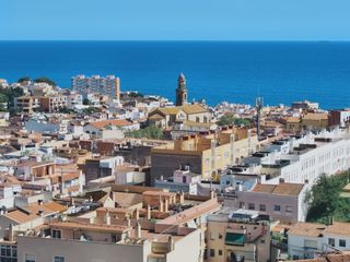 Etagenwohnung in Canet de Mar. Piso con vistas al mar con 3 habitaciones y terraza