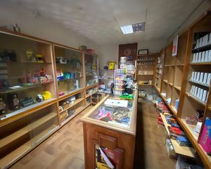 Lloguer Local Comercial  La cort. Local en alquiler en el corazón de valls  ideal para tu negocio