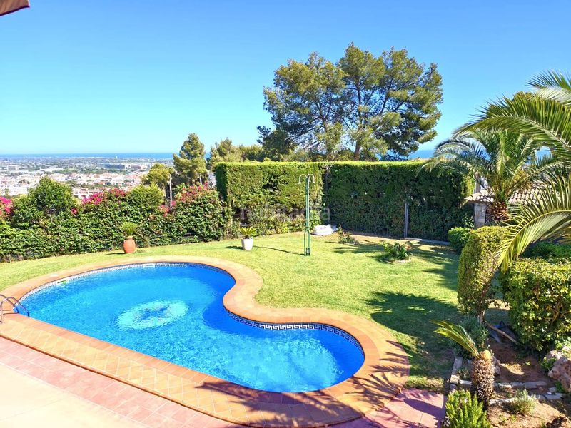 Foto 48d86fa8-1b2d-43e8-adad-04ebd5b1768d. Casa amb calefacció aparcament piscina a Montmar Castelldefels