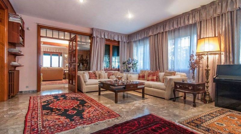 Foto a9eb5676-f8c6-46d0-97f1-e1b15302db09. Casa amb calefacció aparcament piscina a Montmar Castelldefels