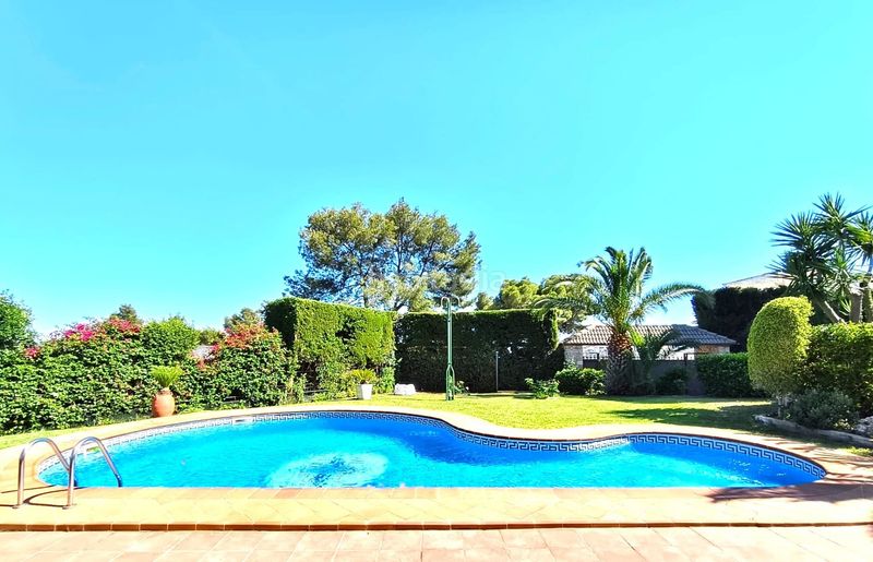 Foto c9b34f9a-080a-4f71-8667-0ff4e9dca789. Casa amb calefacció aparcament piscina a Montmar Castelldefels