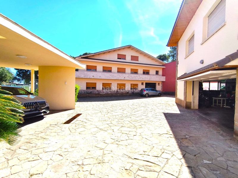 Foto f963b3c3-cdb7-4c0c-9f37-25001c9c7c02. Casa amb calefacció aparcament piscina a Montmar Castelldefels