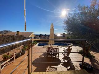 Casa a Sant Vicenç Platja. Casa apareada con vistas al mar, jardín y piscina!