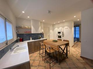 Rent Flat in Centre. Espectacular apartamento con patio y totalmente reformado.