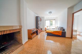 Flat  Avinguda de pau casals. Vivienda con mucho potencial