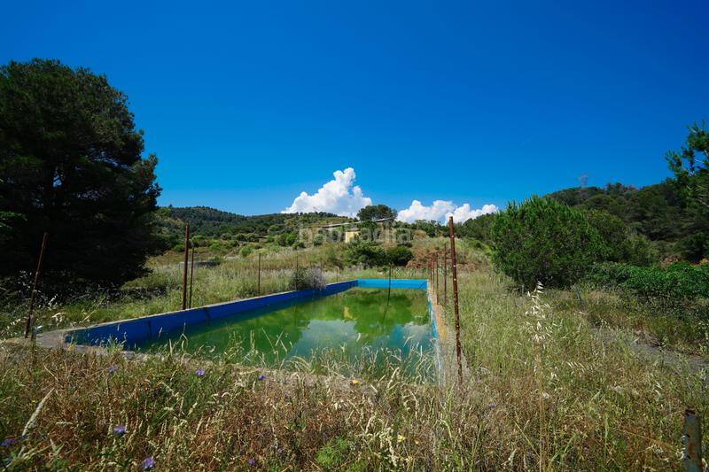 Foto a0016790-1f9c-4962-984c-4a4c83c9cc90. Chalet magnífica finca con chalet y nave en Riudecols