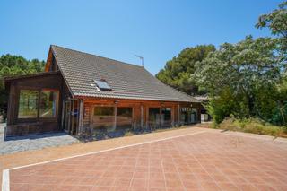 Xalet  N-420. Magnífica finca con chalet y nave