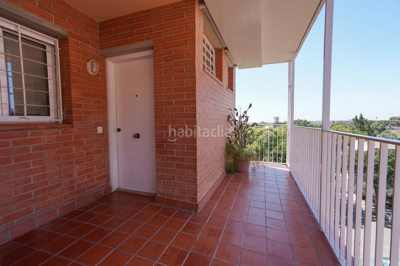 Foto c4ca8b38-5640-4cf1-ab7c-df4f9e05d3e6. A tre livelli in carrer de maria montessori 1 in Llevant Reus
