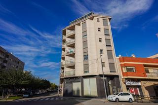 Pis  Carrer barcelona. Acogedor piso de 1 habitación, muy luminoso en amposta