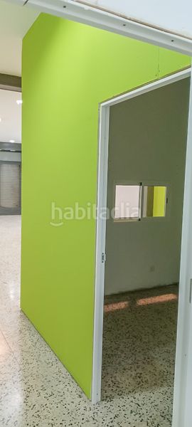 Foto 616d8d21-ac2a-4113-be77-6394492a9c4e. Local comercial a carrer de la mare molas 25 a Ponent Reus