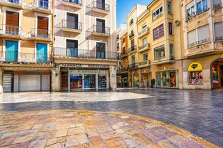 Flat  Carrer major. Piso en carrer major con balcón junto a plaça mercadal