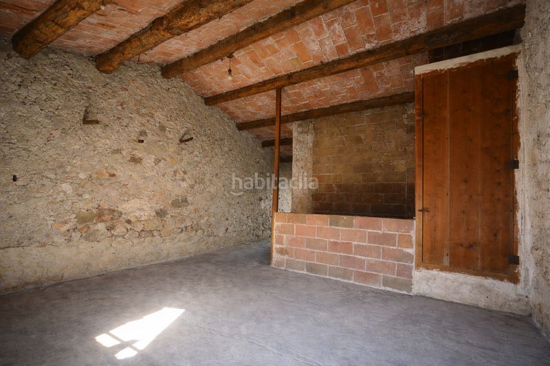 Foto 8cef5a77-8c6c-4f84-8a7a-8227ba293b74. Casa adossada a Vilallonga del Camp