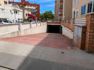 Parking voiture à Carrer de l'illa de buda 5. Plaza de parking en zona plaza europa