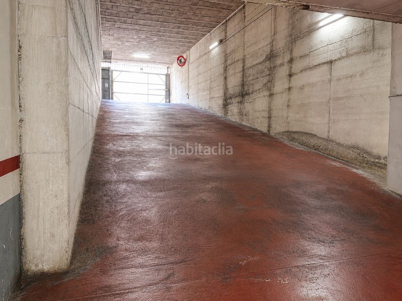 Foto ebe458f1-6cb4-4a72-8150-bc225a2fddd2. Aparcament cotxe a carrer de l'illa de buda 5 a Centre Reus