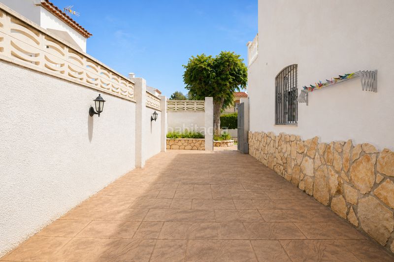 Foto ae46b21d-7135-43a7-9c1d-9a1682df290c. Casa amb aparcament piscina a El Casalot Mont-roig del Camp