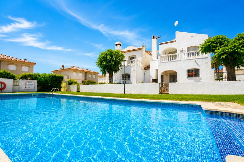 Foto f8e95de9-68aa-4f7b-9163-608c3695cf2e. Casa amb aparcament piscina a El Casalot Mont-roig del Camp