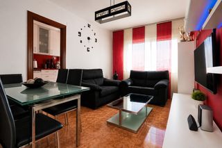 Appartement  Avinguda mossèn ramon muntanyola. Piso con ascensor y 3 habitaciones en reus