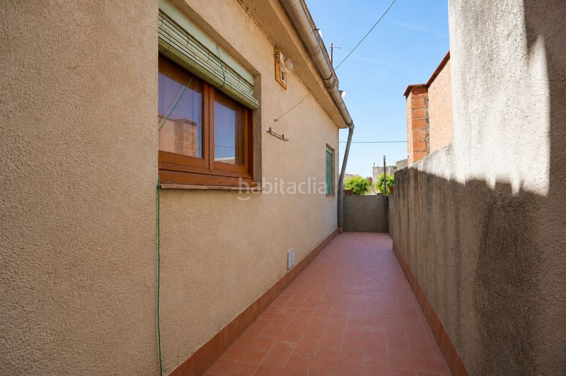 Foto fa083f25-0377-4216-9a2f-1234c11e07e5. Casa adossada amb aparcament a Bràfim