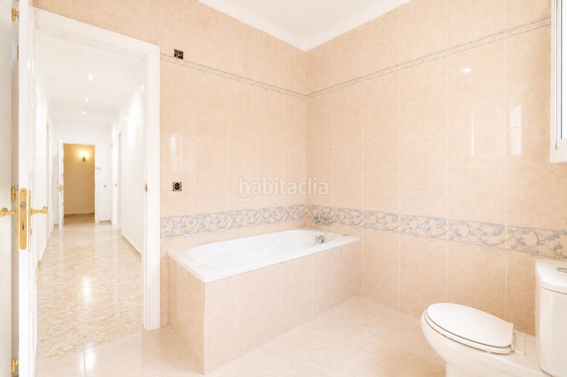 Foto 2183783e-f8d9-4fad-99b8-94e4af602978. Casa adossada amb aparcament a Vila-seca poble Vila-seca