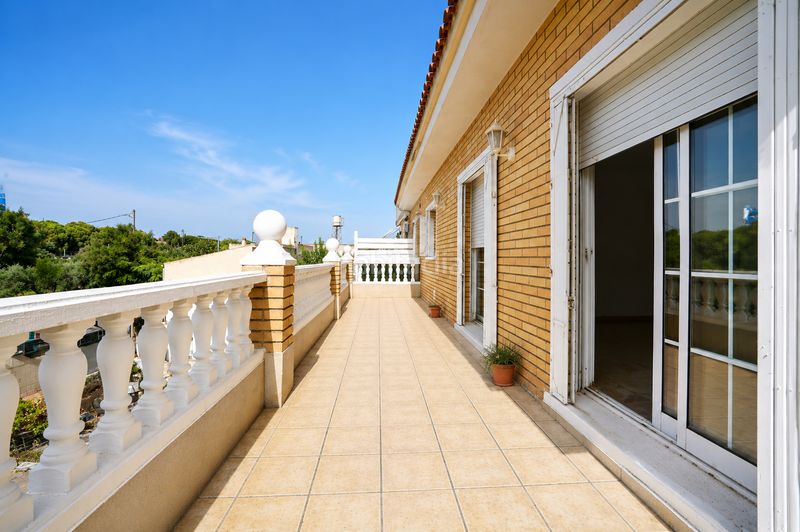Foto eeaa588a-82b2-493d-b407-2bdae8251d3a. Casa adossada amb aparcament a Vila-seca poble Vila-seca