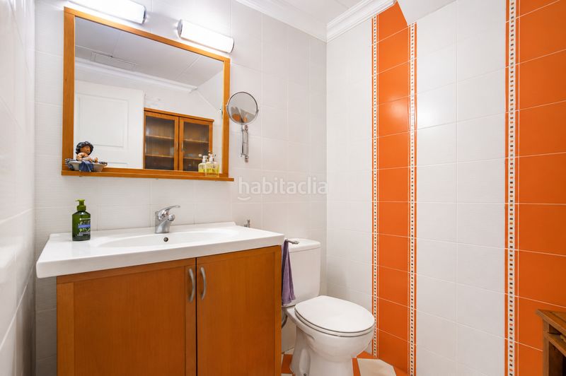 Foto 6335f36c-500b-4adb-87f8-6e2a67b29423. Casa adossada amb calefacció aparcament piscina a Reus