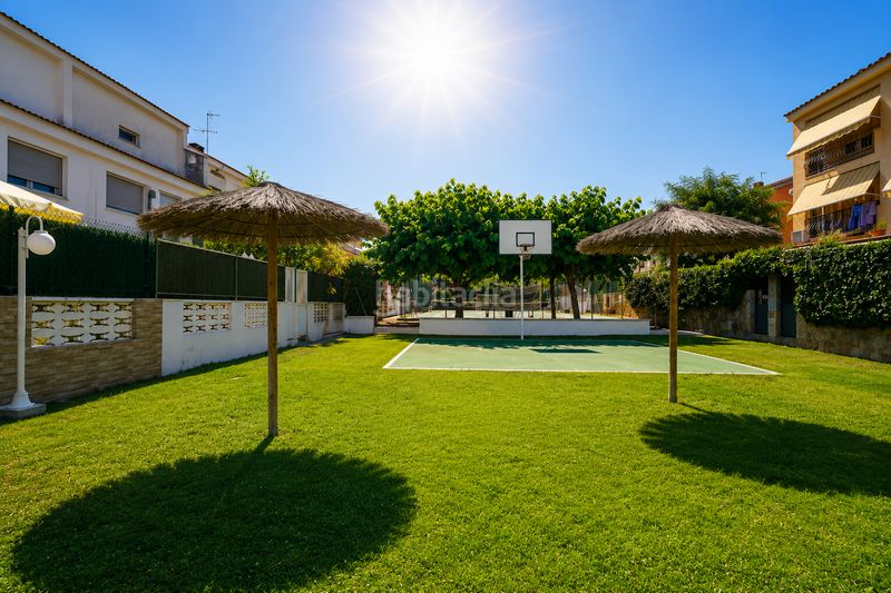 Foto 81b2c4c3-6c00-4242-a424-a79e5629734d. Casa adossada amb calefacció aparcament piscina a Reus