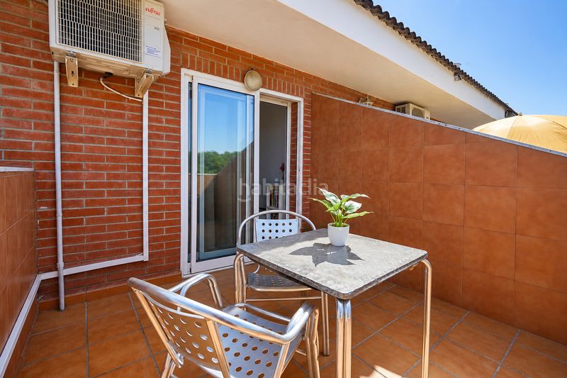 Foto b313c8ad-24b9-4efa-911a-8c7a95c4b43a. Casa adossada amb calefacció aparcament piscina a Reus