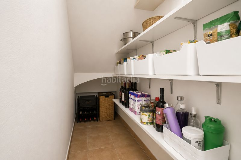 Foto f813b00d-e0bd-4bbd-b412-f53ca8bc28b7. Casa adossada amb calefacció aparcament piscina a Reus