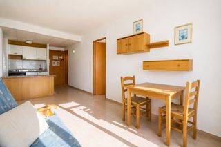 Flat  Carrer del vendrell 20. Piso de 1 habitación con terraza y gran potencial en salou