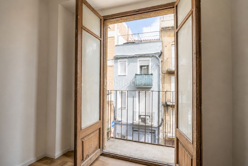 Foto f8f8b27c-e8db-4a1f-b31b-41ee405cdb39. Casa adossada a Centre Reus
