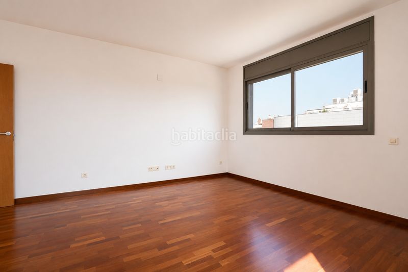 Foto 7a5b4908-0e9e-44b0-b9ac-ad2575fb2e3a. Àtic a Mestral Reus
