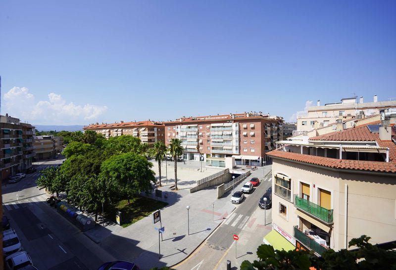 Foto 6f0e92d7-81d8-4165-9169-062dd4d7abd0. Pis amb xemeneia calefacció a Vila-seca poble Vila-seca