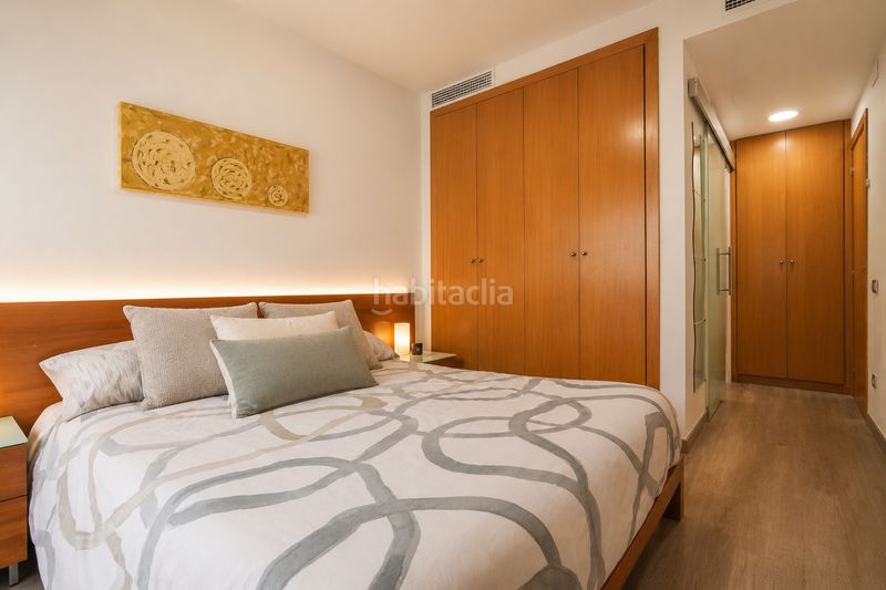 Foto c21f4a8f-d42a-4b06-8b3b-24fa2db9d149. Casa adossada amb calefacció aparcament a Mestral Reus