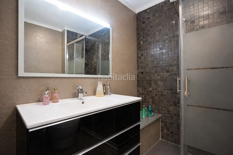 Foto e5a57f29-d3bb-4320-bea0-99dff8e1716f. Casa adossada amb calefacció aparcament a Mestral Reus