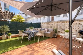 Haus  Avenida vilanova i la geltrú. Casa de 5 habitaciones con gran terraza, garaje y varias plantas