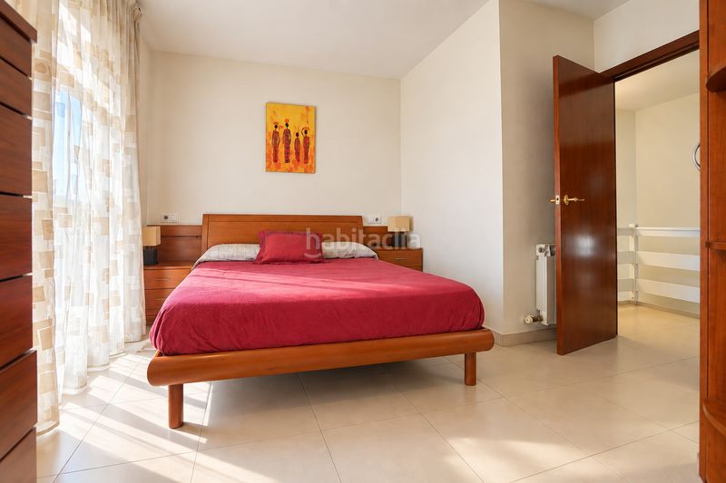 Foto 02a38e74-f06b-4e26-b638-7eac02d5cd95. Duplex avec parking piscine dans Llevant Reus