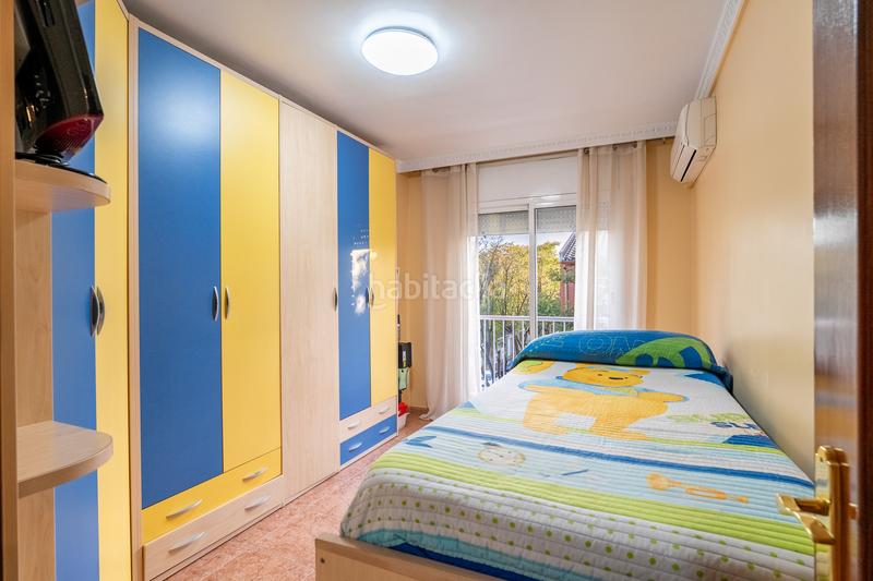 Foto 3a512532-aad4-4cb7-86dd-9ab8d185e518. Casa adossada amb xemeneia calefacció aparcament a Reus